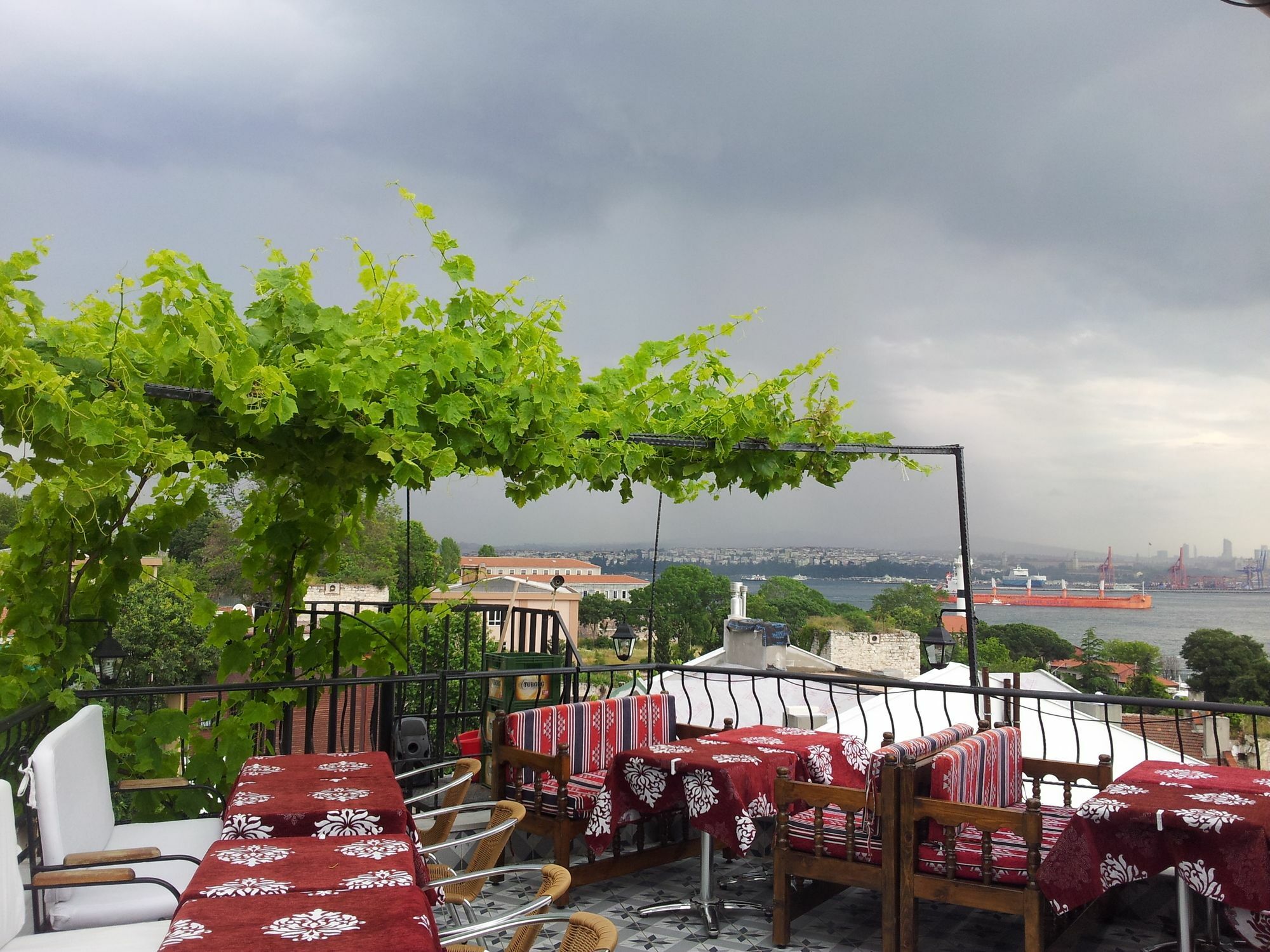 Metropolis Hostel & Guest House Estambul Exterior foto