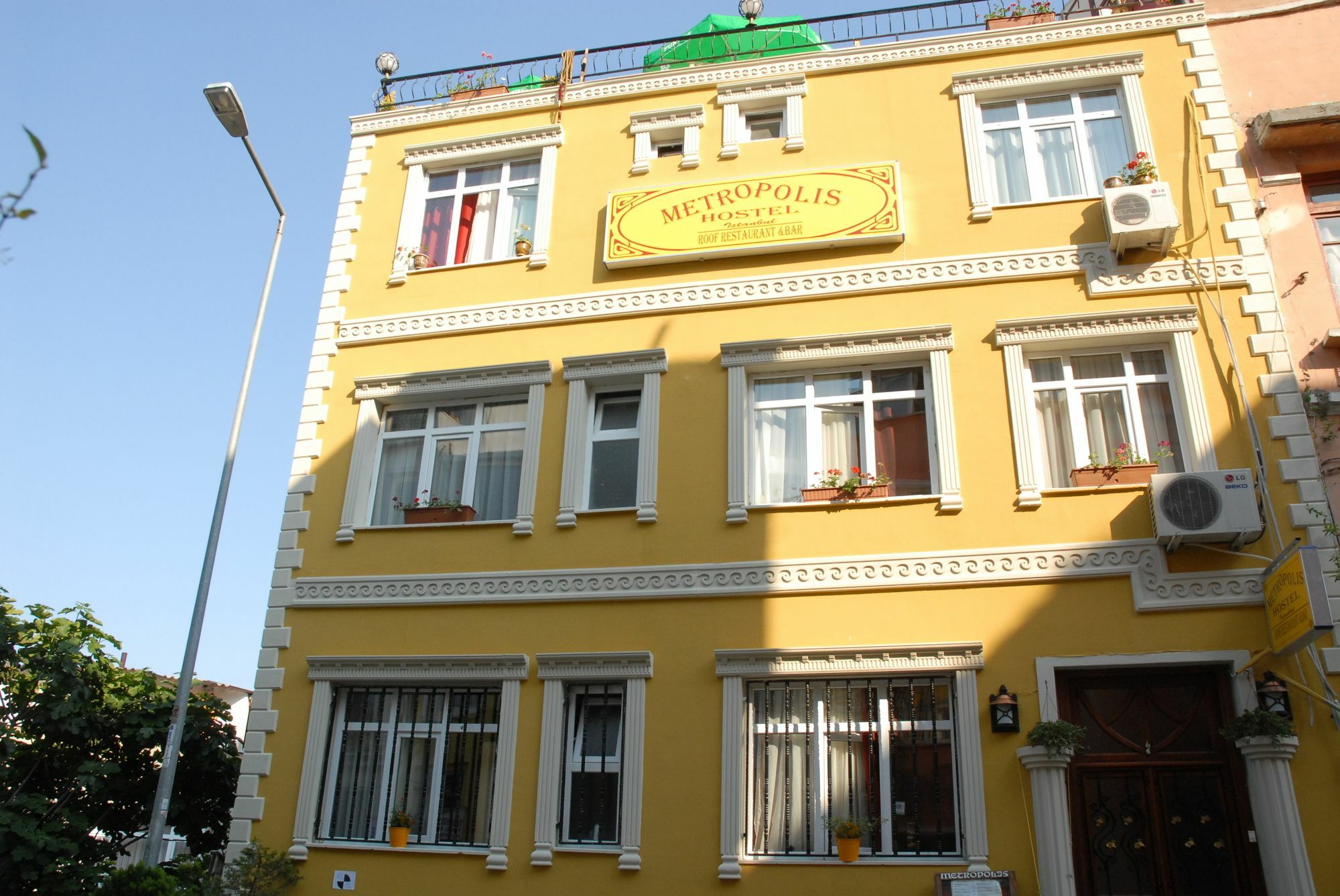 Metropolis Hostel & Guest House Estambul Exterior foto